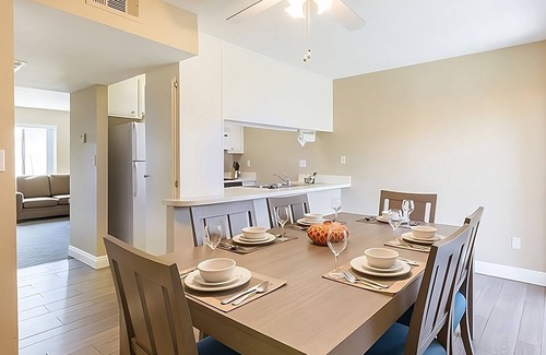 Indio Hotel | Desert Getaway 2 Units | Kitchen | Pool | Free Parking