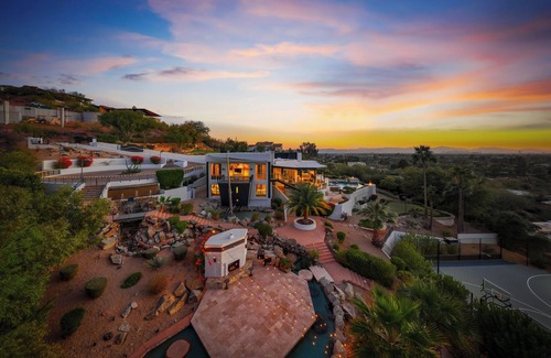 Rancho Marizona House | Desert Luxe Escape | Infinity Pool Courts Wi-Fi