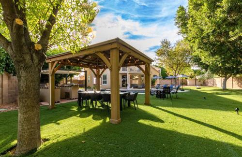 Arrowhead Ranch House | Desert Oasis