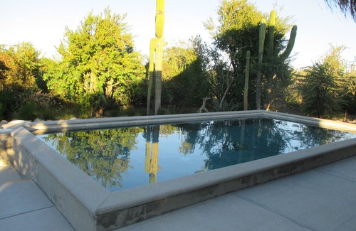 Los Cabos Cottage | Desert Oasis with swimming pool, BBQ Wifi and outdoor firepit, bird watching