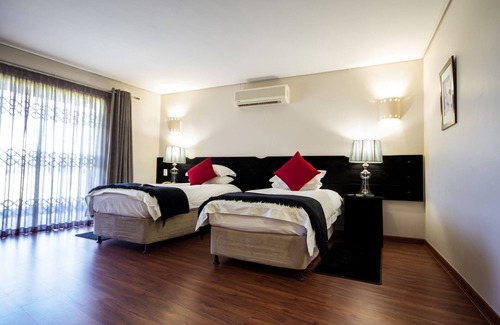 Upington Hotel | Desert Palace Hotel & Casino Resort