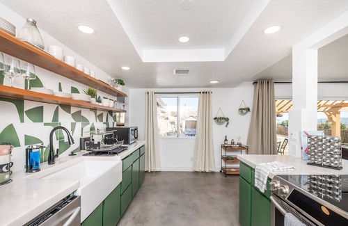 Yucca Valley House | Desert Paradise w/Epic Views + Firepit + Hot Tub