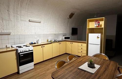 Coober Pedy Hotel | Desert View Apartments
