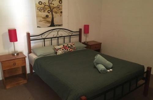 Coober Pedy Hotel | Desert View Apartments
