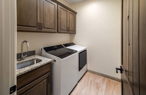 Las Cruces House | Desert Whisper 3-bedroom home with WiFi, AC, EV charger