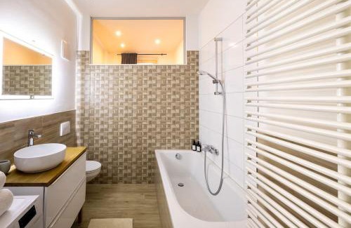 Pirna Apartment | Design Altstadtperle mit 2 Schlafzimmer- 6 Personen-Waschmaschine - Parkplatz-Infrarotkabine