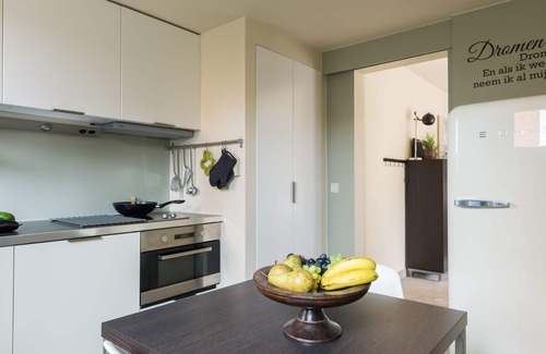 Mariakerke Apartment | Design vacation studio, close to the sea with private garden, parking and bicycle storage