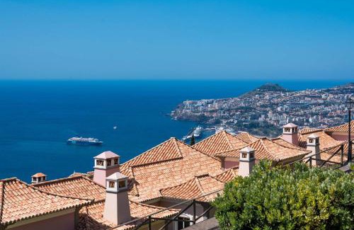 Sao Goncalo Villa | Designed Villa Palheiro Village by Holiday Rental Madeira