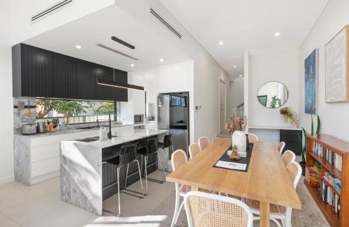 Caringbah South House | Designer Family Retreat with Pool Next to Cronulla