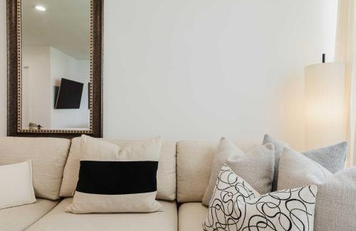 Turtle Bay Apartment | Designer Home in Diplomat District