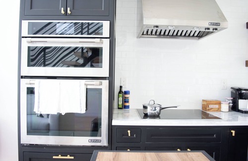 Los Feliz House | Designer Loft w Private Rooftop - 5 Mins to Hollywood