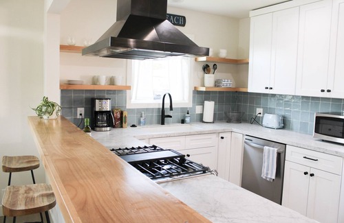 Del Aire House | Designer Remodel 3 bed/2 bath Beach House Near LAX