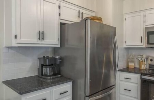 Pleasant Valley House | Designer's Retreat; Fur Friendly