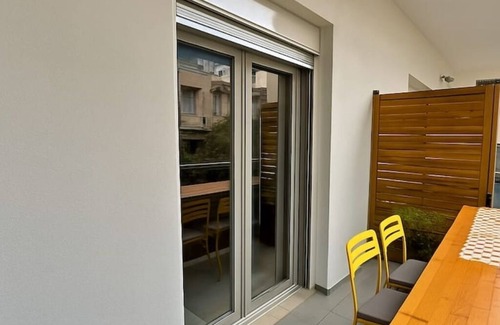 Athens Apartment | ✨ Designer Studio with Balcony | Steps to Acropolis & Plaka