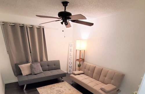 Town N County Park House | DESIRABLE LOCATION & SECURE Neighborhood.