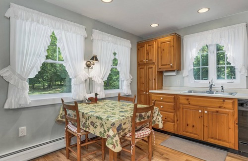 Moultonborough House | Desirable Senter Cove location