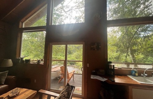 Lewis County Cabin | Destination Mt Rainier, a Rustic Cabin on the Tilton River in Morton, WA