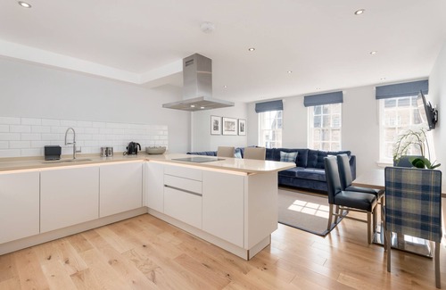 Old Town Apartment | Destiny Scotland Royal Mile Residence