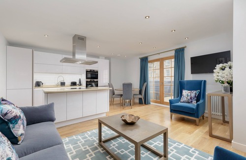 Old Town Apartment | Destiny Scotland Royal Mile Residence