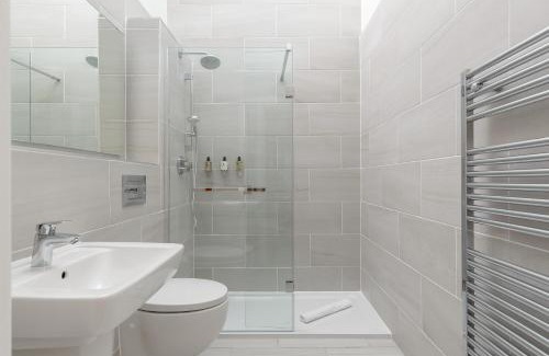 Old Town Apartment | Destiny Scotland - Royal Mile Residence