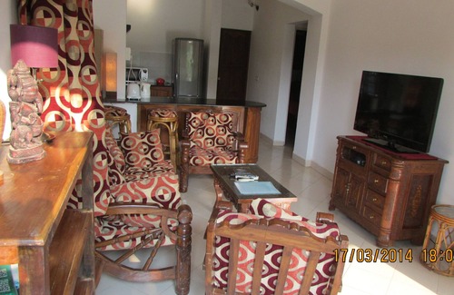 Varca House | Detached 2 Bedroom 2 Bathroom Poolside Beach Bungalow 200 meters from VarcaBeach