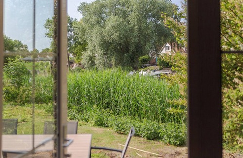 Makkum Cabin | Detached Beachvilla with a large yard, two bathrooms, and the option for a location on the open water at Beach Resort Makkum.