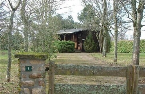 Valliere Ski Chalet | Detached chalet, wooded grounds 1500 m2, heated swimming pool.animals accepted