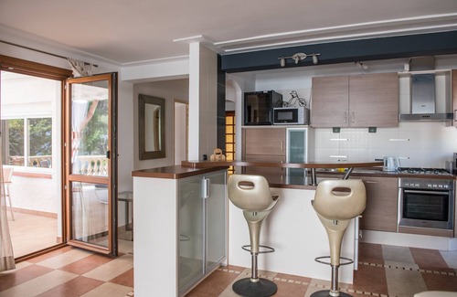 Siesta House | Detached house with pool - 1 minute walk to the beach