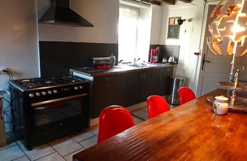 Menil-Vin House | Detached holiday home Gite Rouge