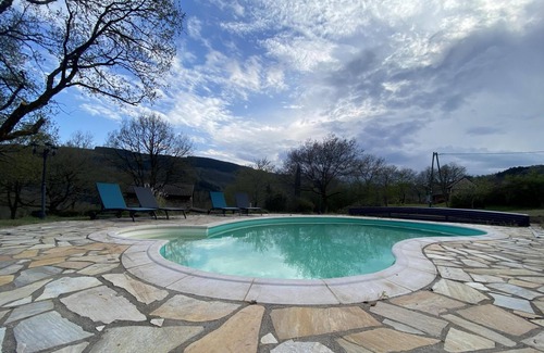 Connac House | Detached gîte with views and shared pool