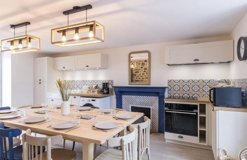 Anneville-en-Saire Cottage | Detached house with enclosed garden in Anneville-en-Saire