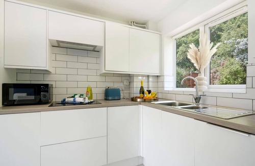 Milton Keynes House | Detached House - Free Parking, Fast Wifi & SmartTV