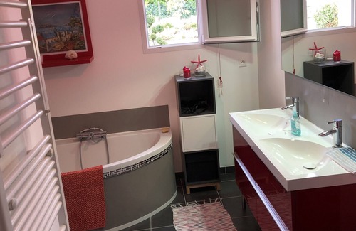 Chinon House | Detached house full south