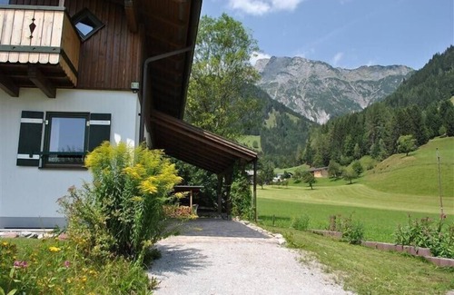 Saalfelden am Steinernen Meer House | Detached house with a phantastic view, quiet location