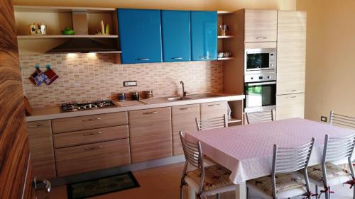 Milazzo House | Detached house with garden