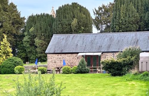 Usk House | Detached ONE LEVEL stone barn (Rowan Cottage)