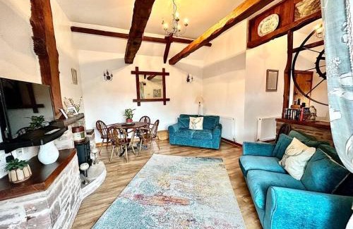 Usk House | Detached ONE LEVEL stone barn (Rowan Cottage)