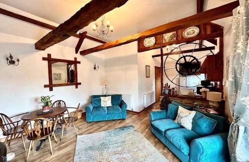 Usk House | Detached ONE LEVEL stone barn (Rowan Cottage)