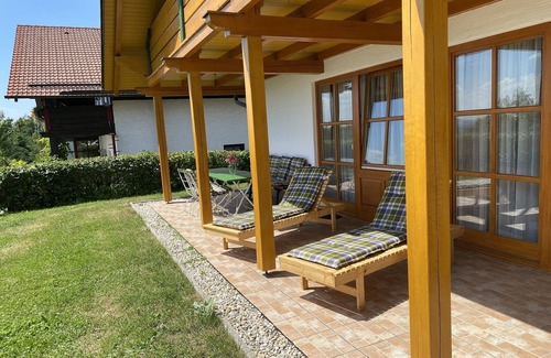 Renholding Apartment | Detached vacation home with three bedrooms and balcony