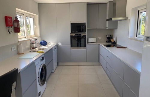 Praia da Luz Villa | Detached Villa with large pool, aircon and wifi in Praia da Luz, Algarve