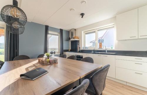 Scherpenisse House | Detached villa with view, garden and privacy, cleaning included