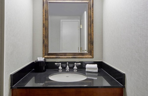 Romulus Hotel | Detroit Metro Airport Marriott