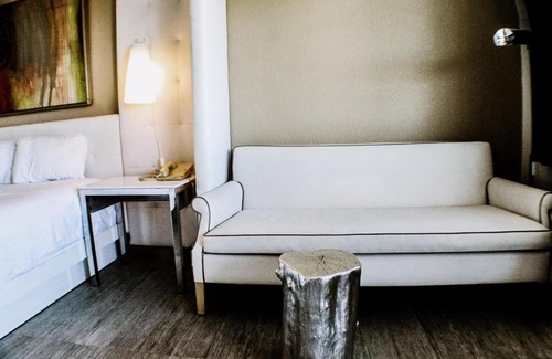 Rosamond Hotel | Devonshire Inn Motel