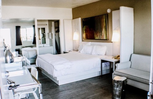 Rosamond Hotel | Devonshire Inn Motel
