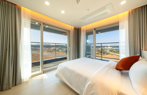 Sokcho Hotel | DIAMER Sokcho Hotel by AankStay