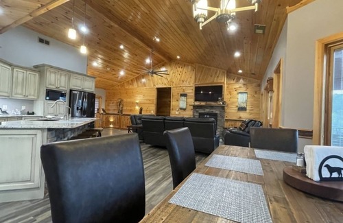 Tellico Plains House | Diamond Bear, TN Nature on 140 acres with a lake! by RedAwning