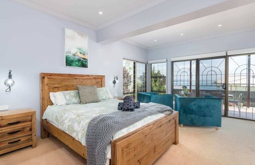 Swansea Heads House | Diamond House ☀ Heated Swim Spa ☀ Amazing Views