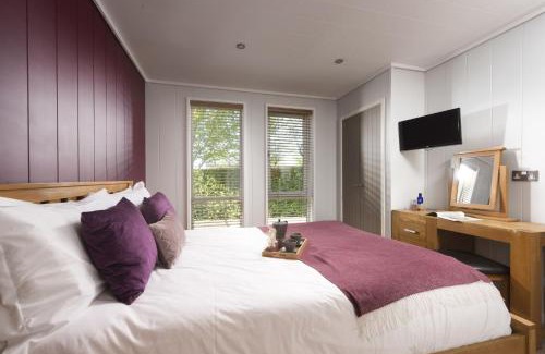 Cheddar House | Diamond Lodge, Strawberryfield Park