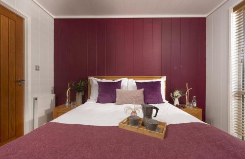 Cheddar House | Diamond Lodge, Strawberryfield Park