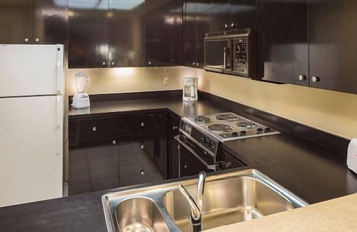 Downtown Palm Springs Villa | Diamond Resorts Marquis Villas Resort - 1 Bedroom Pool View